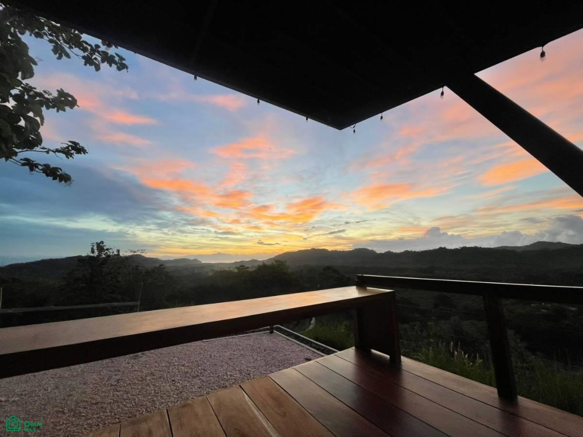 Sunset Hills #9, Paquera