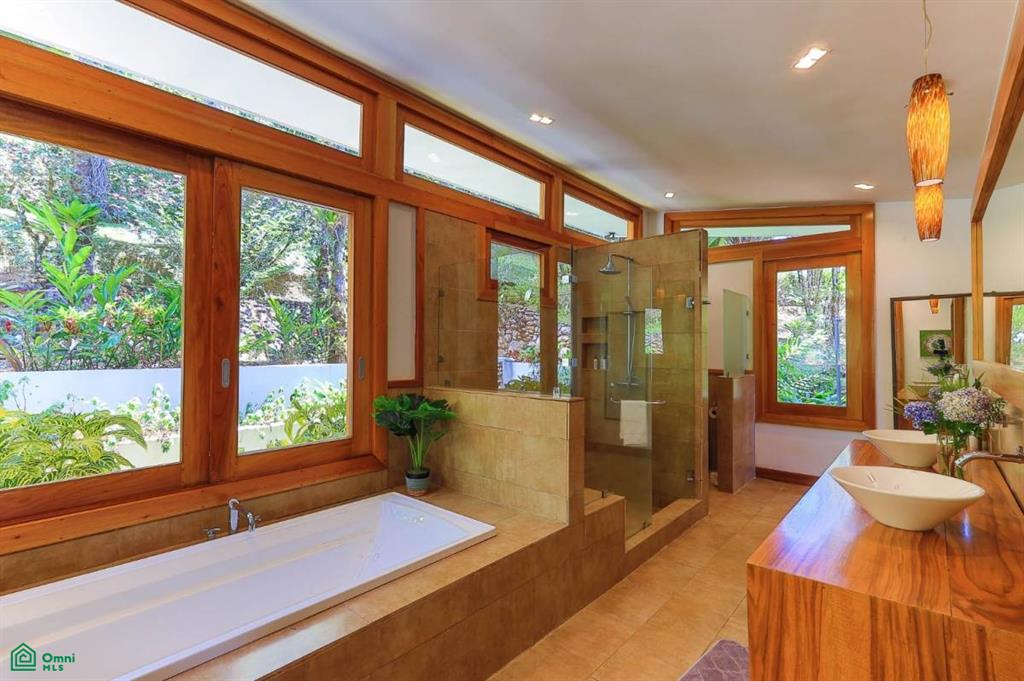 Stunning Luxury Mountain Villa, Chimirol , Rivas, Perez Zeledon, San Jose