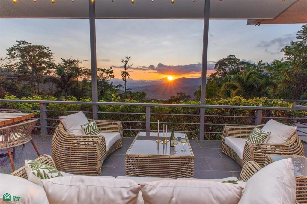 Stunning Luxury Mountain Villa, Chimirol , Rivas, Perez Zeledon, San Jose