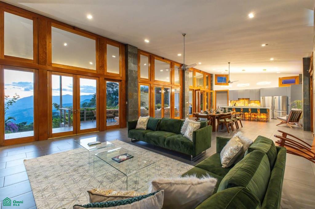 Stunning Luxury Mountain Villa, Chimirol , Rivas, Perez Zeledon, San Jose