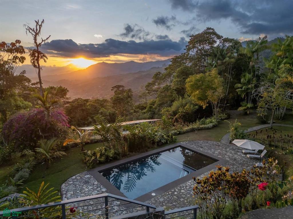 Stunning Luxury Mountain Villa, Chimirol , Rivas, Perez Zeledon, San Jose