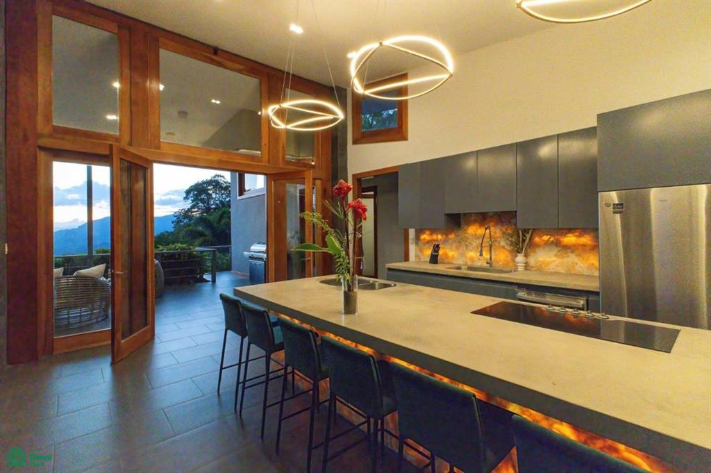 Stunning Luxury Mountain Villa, Chimirol , Rivas, Perez Zeledon, San Jose