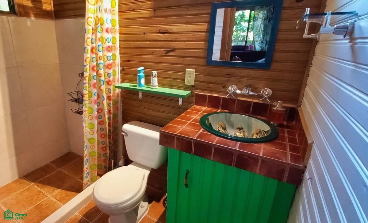 Tropical Jungle Oasis with 8 Cabinas & Pool in Prime Uvita Location , Bahía Ballena, Osa, Puntarenas