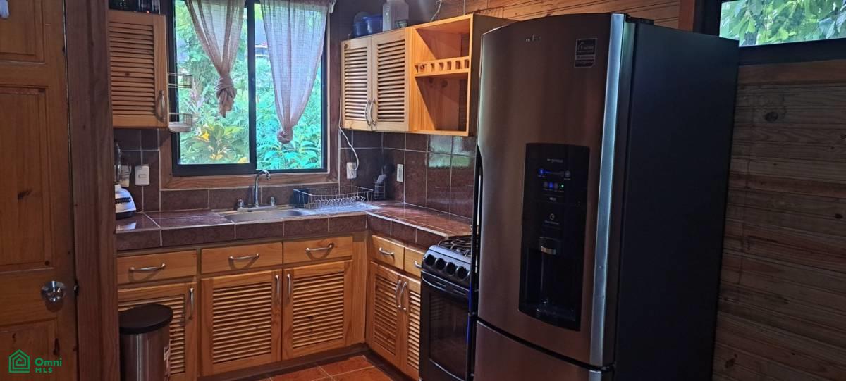 Tropical Jungle Oasis with 8 Cabinas & Pool in Prime Uvita Location , Bahía Ballena, Osa, Puntarenas