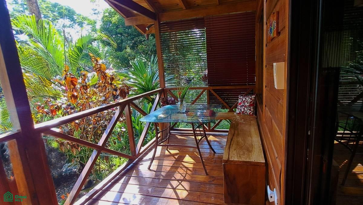 Tropical Jungle Oasis with 8 Cabinas & Pool in Prime Uvita Location , Bahía Ballena, Osa, Puntarenas