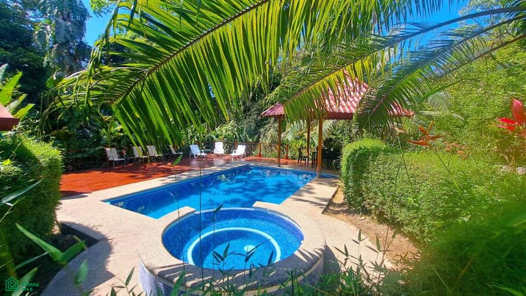 Tropical Jungle Oasis with 8 Cabinas & Pool in Prime Uvita Location , Bahía Ballena, Osa, Puntarenas