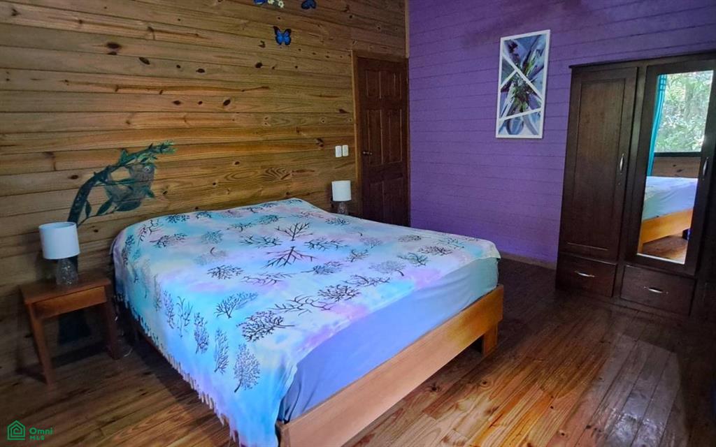 Tropical Jungle Oasis with 8 Cabinas & Pool in Prime Uvita Location , Bahía Ballena, Osa, Puntarenas