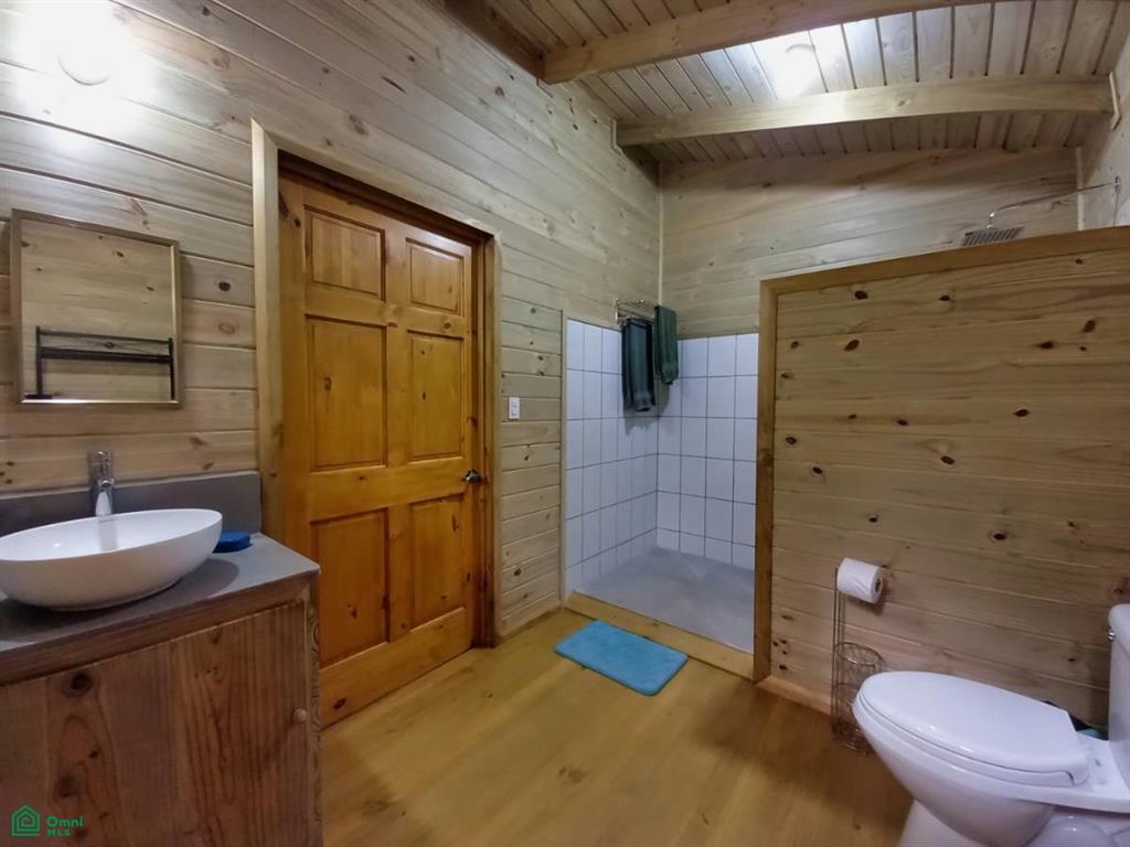 Tropical Jungle Oasis with 8 Cabinas & Pool in Prime Uvita Location , Bahía Ballena, Osa, Puntarenas