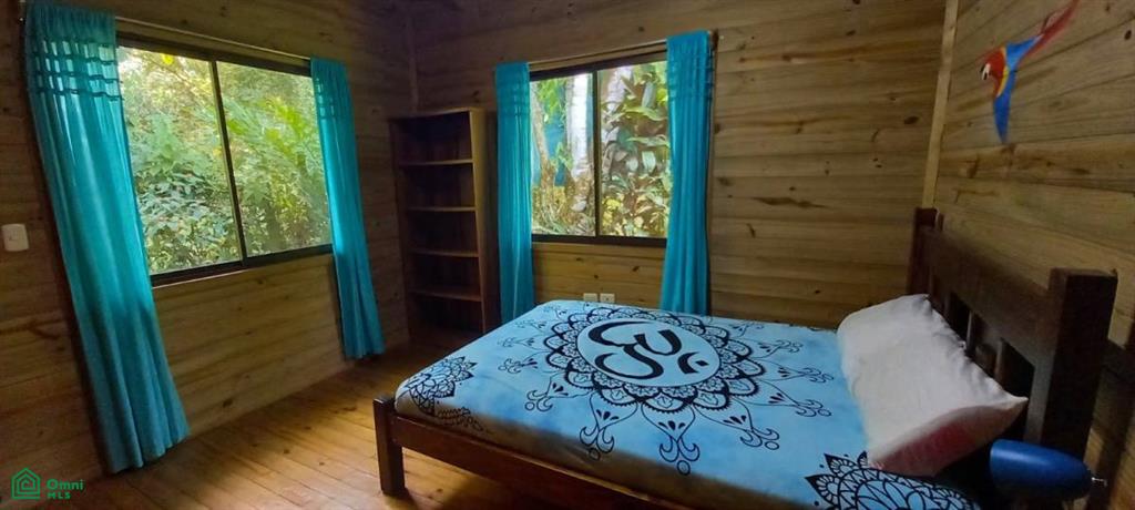 Tropical Jungle Oasis with 8 Cabinas & Pool in Prime Uvita Location , Bahía Ballena, Osa, Puntarenas