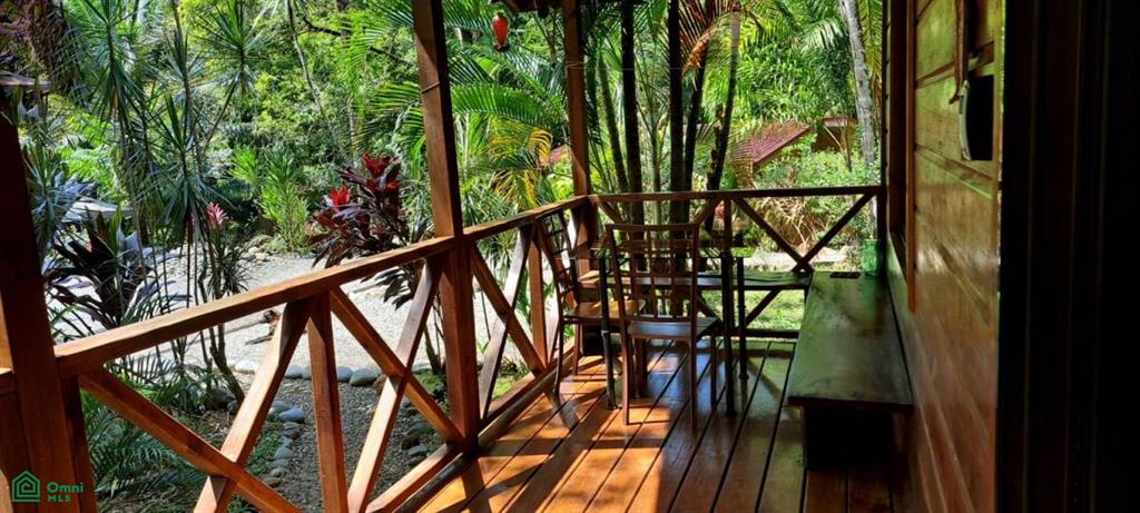 Tropical Jungle Oasis with 8 Cabinas & Pool in Prime Uvita Location , Bahía Ballena, Osa, Puntarenas