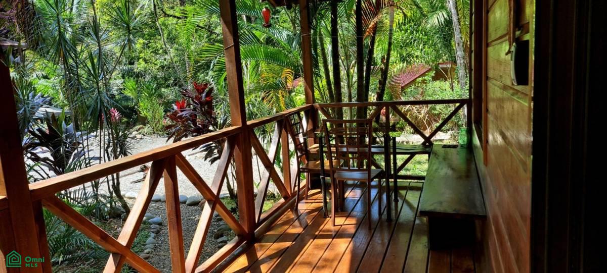 Tropical Jungle Oasis with 8 Cabinas & Pool in Prime Uvita Location , Bahía Ballena, Osa, Puntarenas