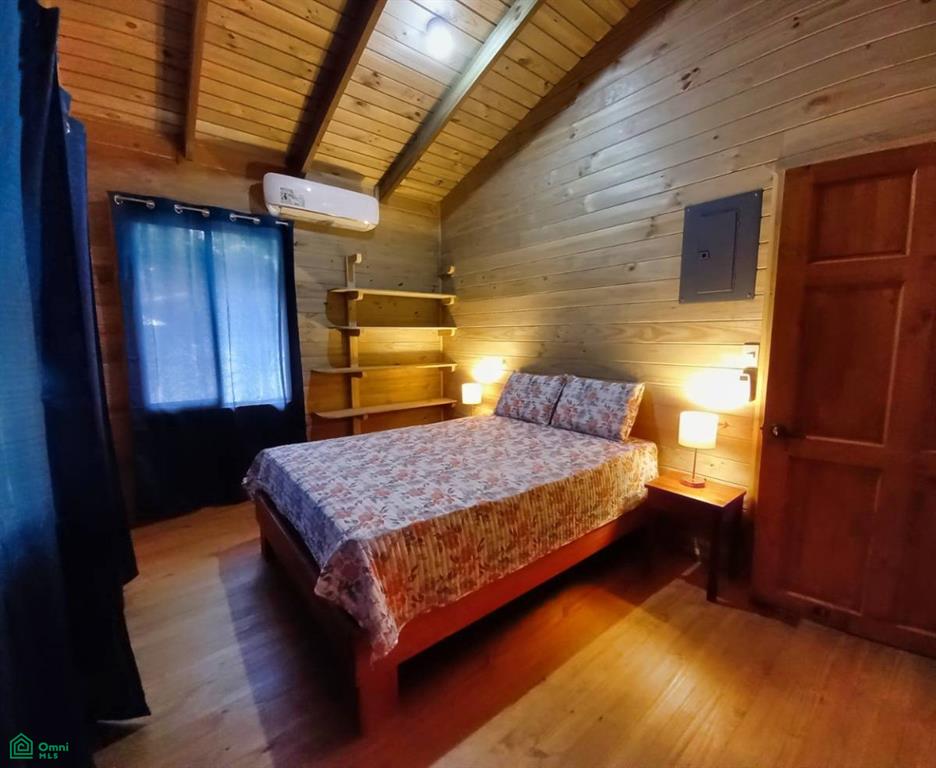 Tropical Jungle Oasis with 8 Cabinas & Pool in Prime Uvita Location , Bahía Ballena, Osa, Puntarenas