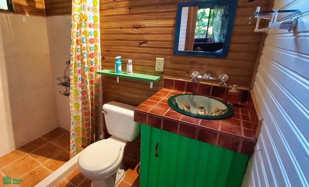 Tropical Jungle Oasis with 8 Cabinas & Pool in Prime Uvita Location , Bahía Ballena, Osa, Puntarenas