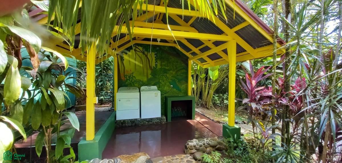 Tropical Jungle Oasis with 8 Cabinas & Pool in Prime Uvita Location , Bahía Ballena, Osa, Puntarenas