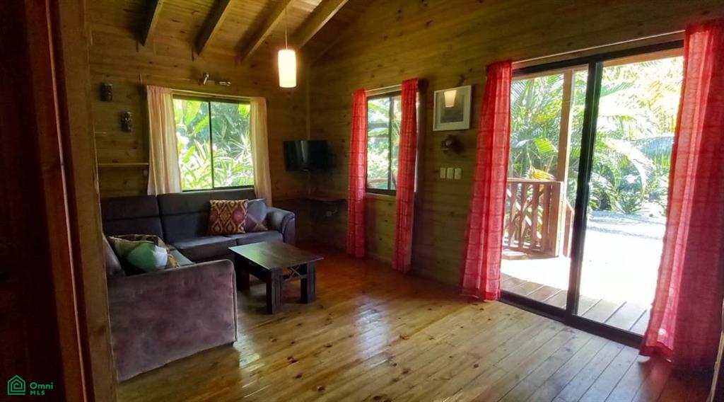 Tropical Jungle Oasis with 8 Cabinas & Pool in Prime Uvita Location , Bahía Ballena, Osa, Puntarenas