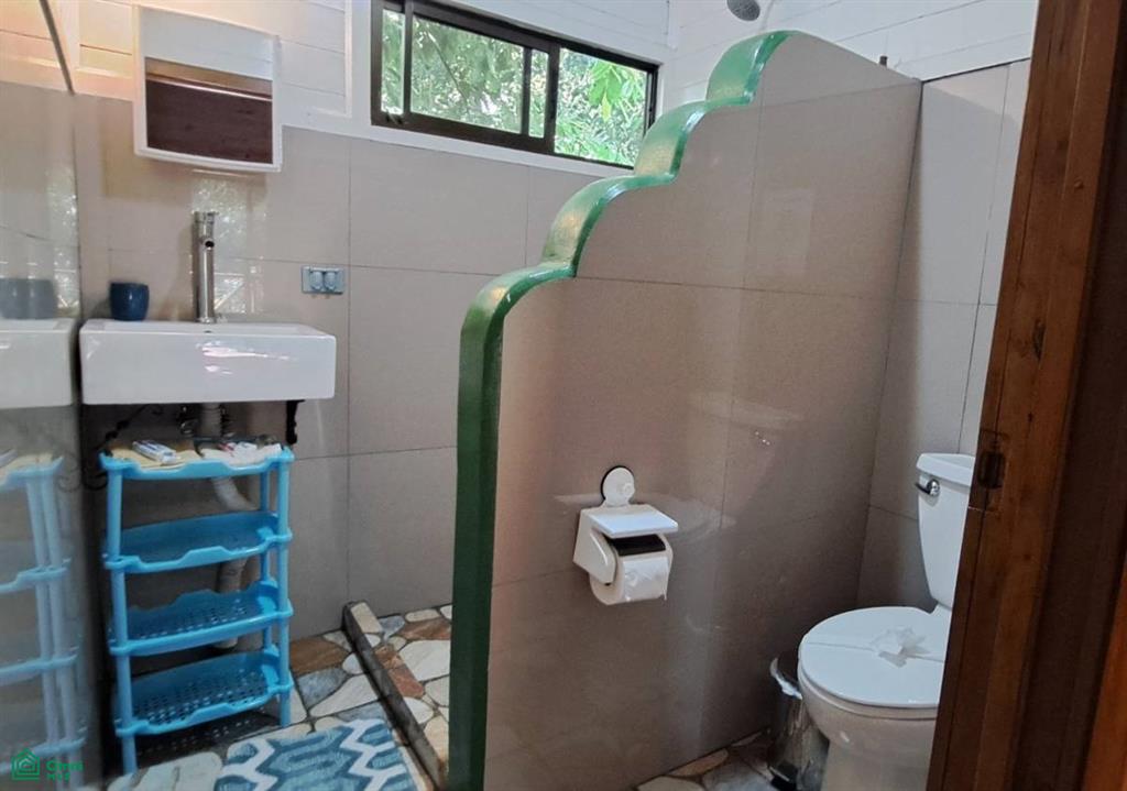 Tropical Jungle Oasis with 8 Cabinas & Pool in Prime Uvita Location , Bahía Ballena, Osa, Puntarenas