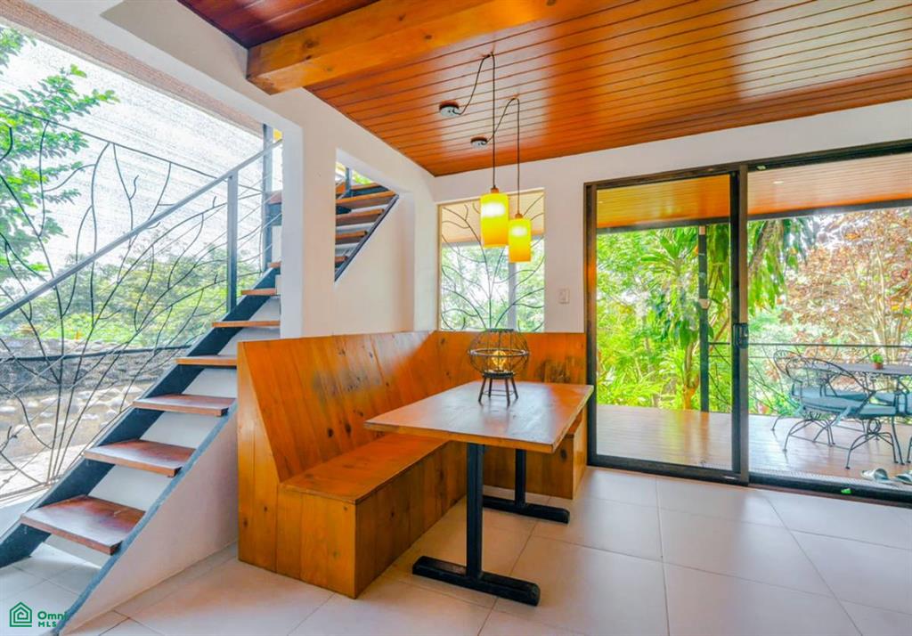 Turnkey 10-Bedroom Airbnb Investment with Pool & Commercial Potential in Ojochal , Puerto Cortés, Osa, Puntarenas