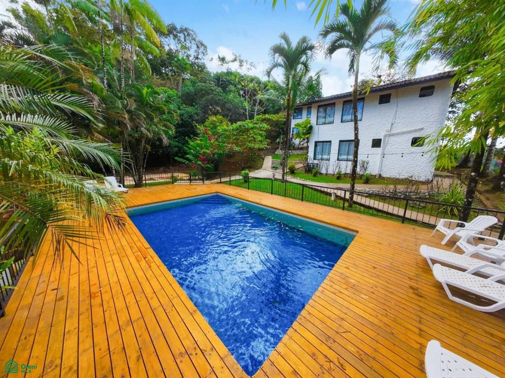 Turnkey 10-Bedroom Airbnb Investment with Pool & Commercial Potential in Ojochal , Puerto Cortés, Osa, Puntarenas