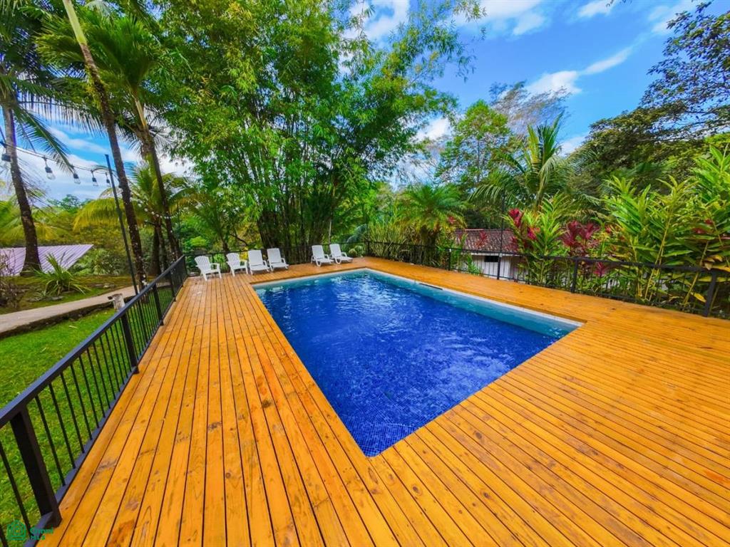 Turnkey 10-Bedroom Airbnb Investment with Pool & Commercial Potential in Ojochal , Puerto Cortés, Osa, Puntarenas