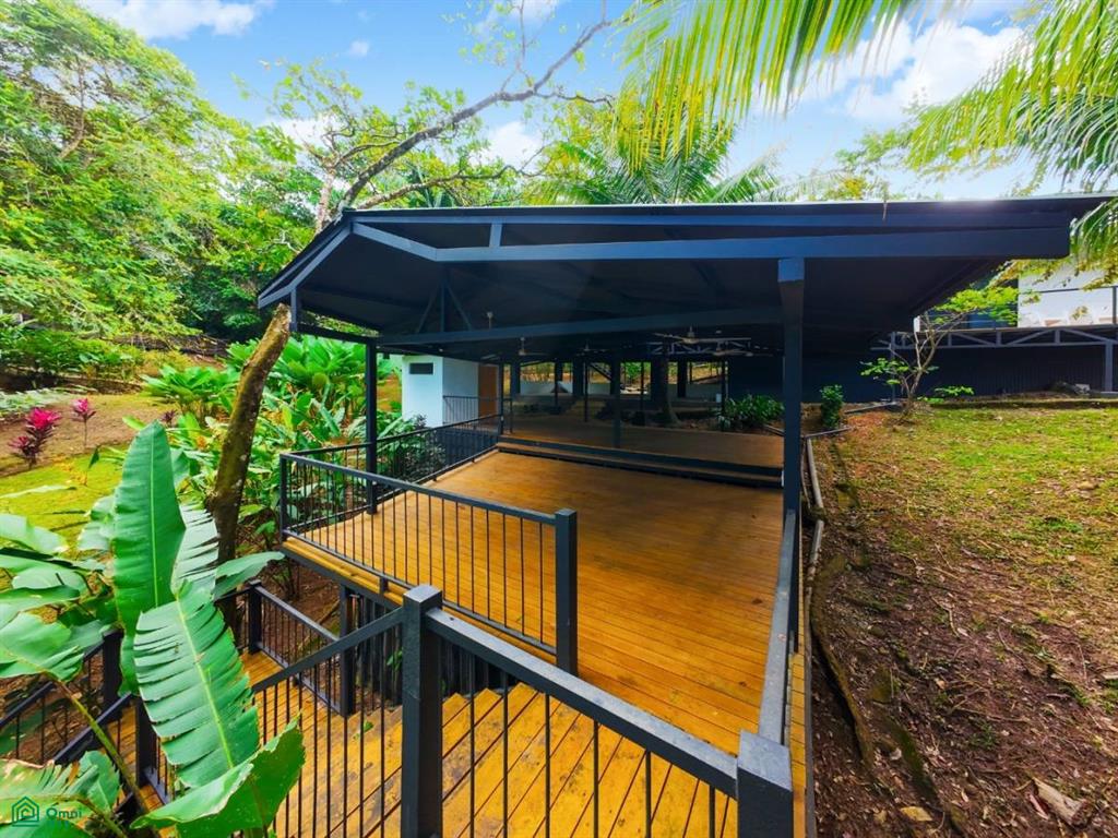 Turnkey 10-Bedroom Airbnb Investment with Pool & Commercial Potential in Ojochal , Puerto Cortés, Osa, Puntarenas