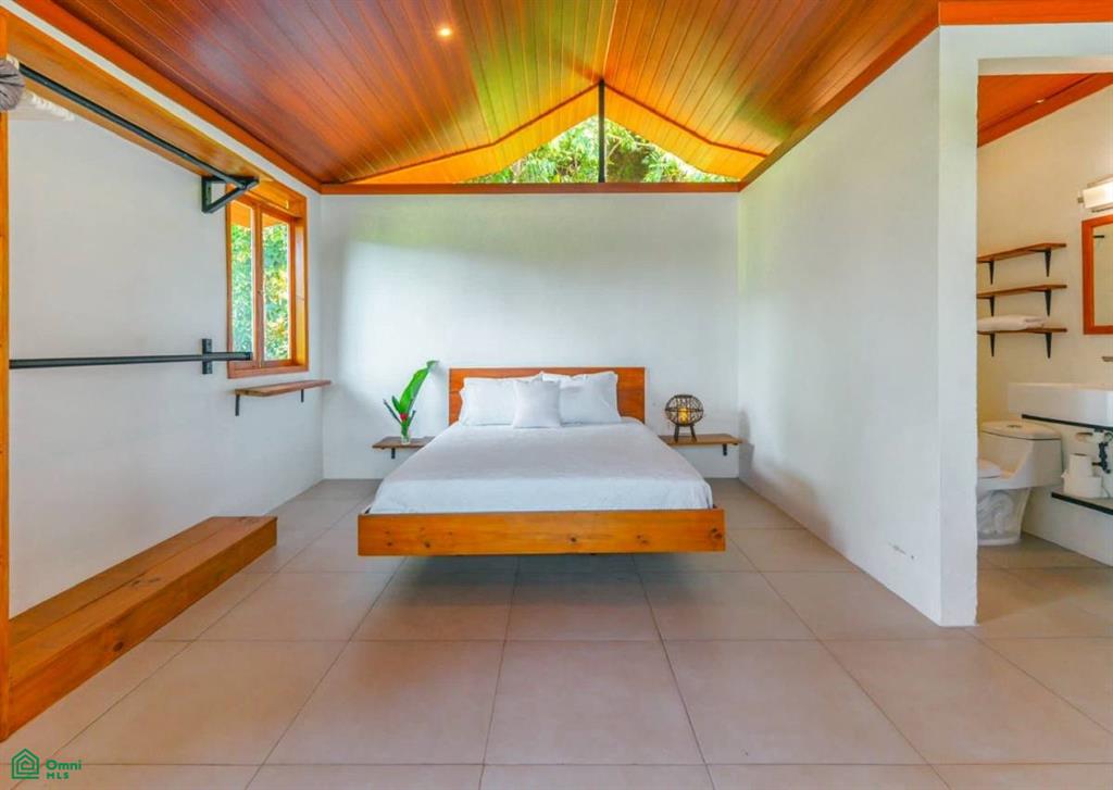 Turnkey 10-Bedroom Airbnb Investment with Pool & Commercial Potential in Ojochal , Puerto Cortés, Osa, Puntarenas