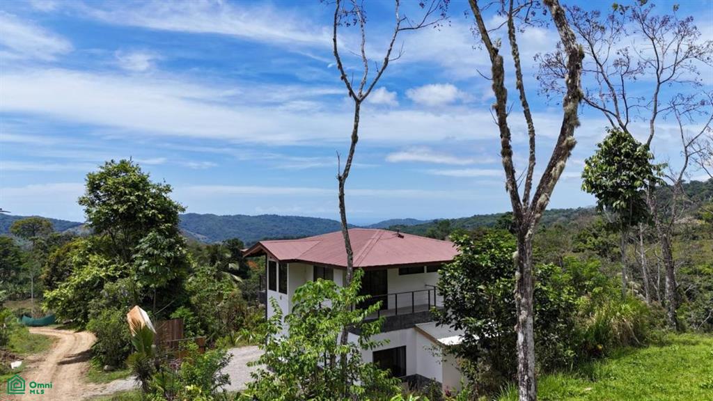 Elegant 3-Bedroom Home with Ocean & Mountain Views in the Heart of Tinamaste , Tinamaste, Perez Zeledon, San Jose