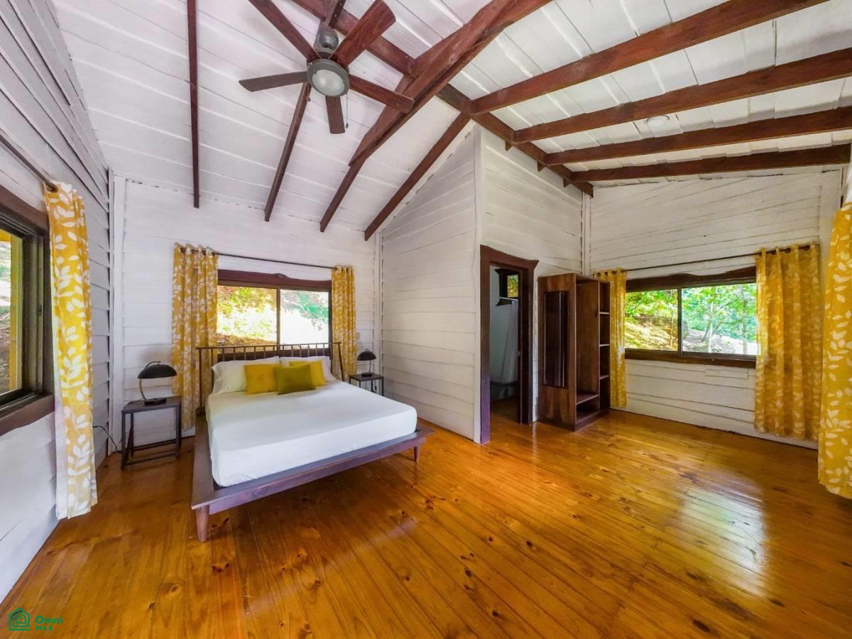 Secluded Jungle Retreat with Riverfront & Expansion Potential in the Heart of Ojochal , Puerto Cortés, Osa, Puntarenas