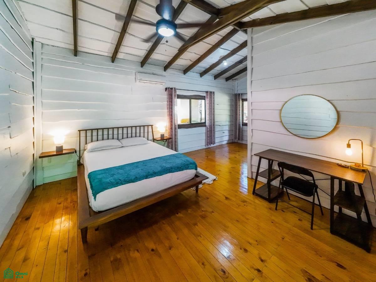 Secluded Jungle Retreat with Riverfront & Expansion Potential in the Heart of Ojochal , Puerto Cortés, Osa, Puntarenas