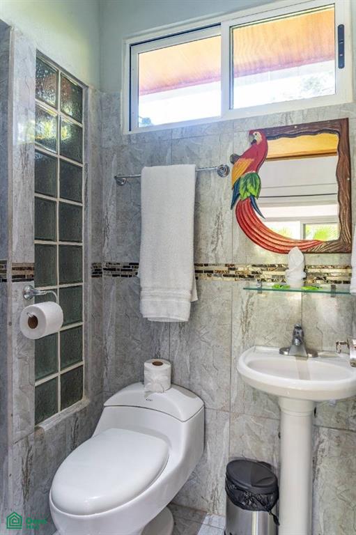 Tuki Tuki Investment Hotel