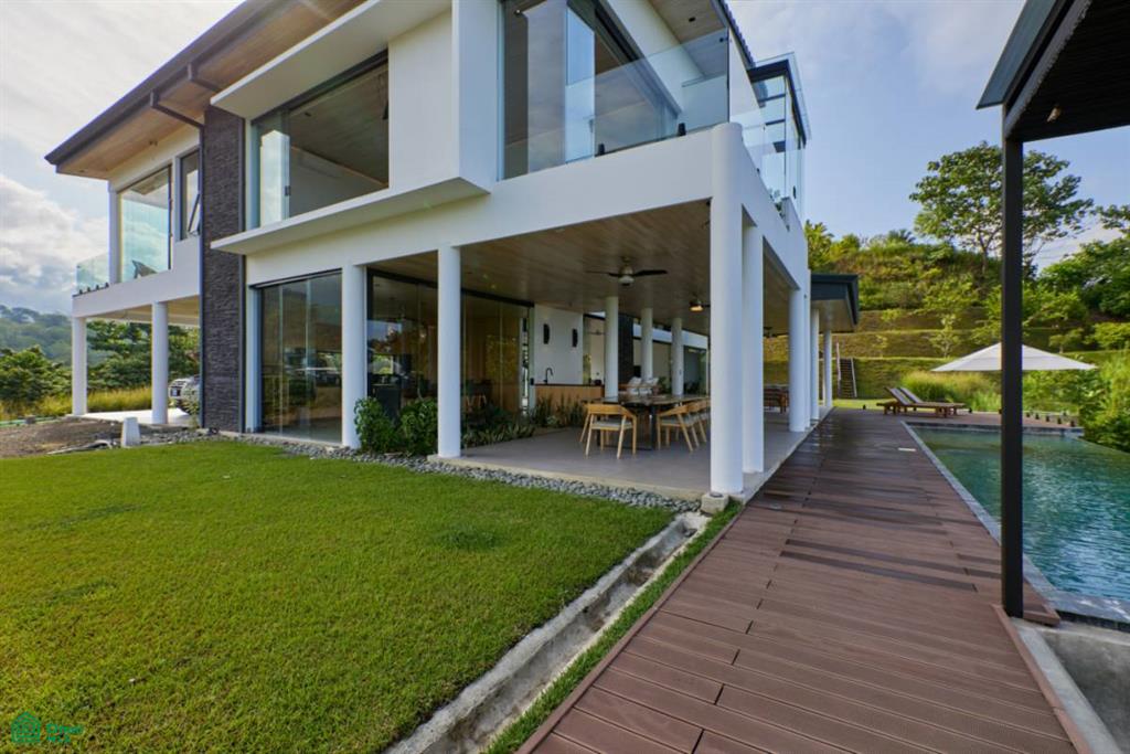 Luxury Retreat in Ojochal Villa Sunset del Mar