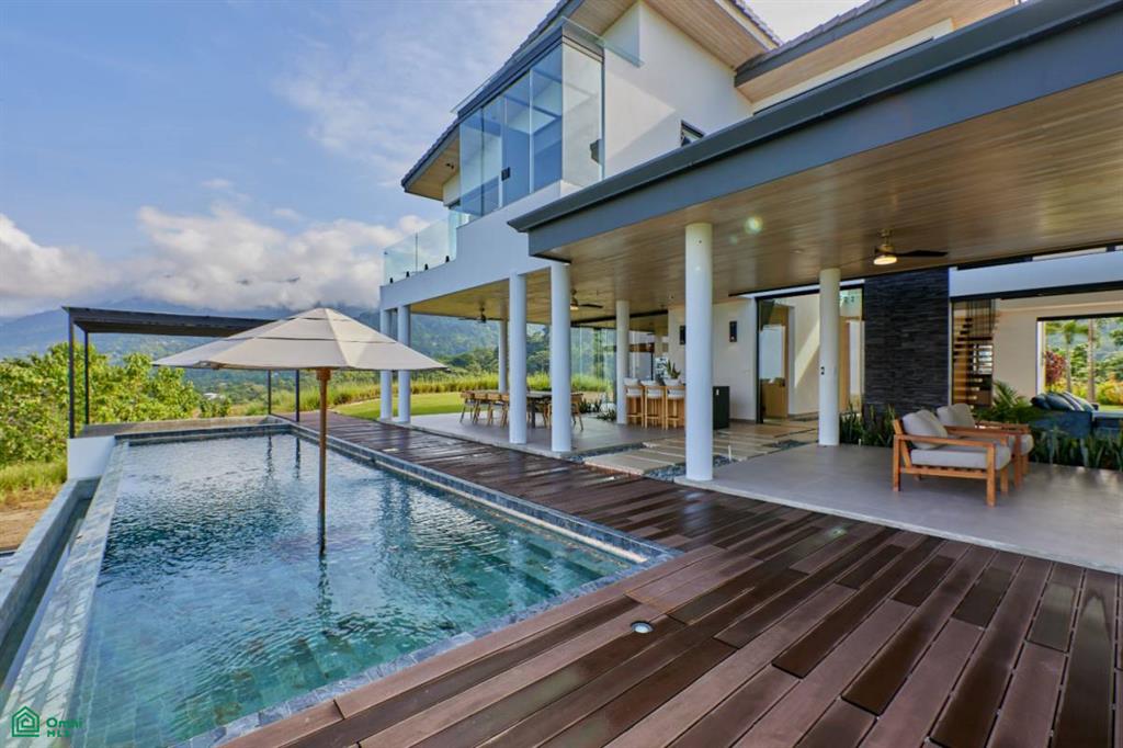 Luxury Retreat in Ojochal Villa Sunset del Mar