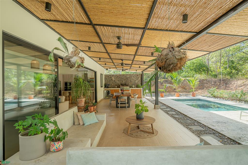 Casa GG | An Artistic Home Immersed in Beauty