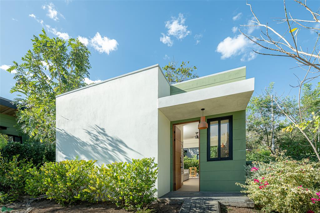 Casa GG | An Artistic Home Immersed in Beauty