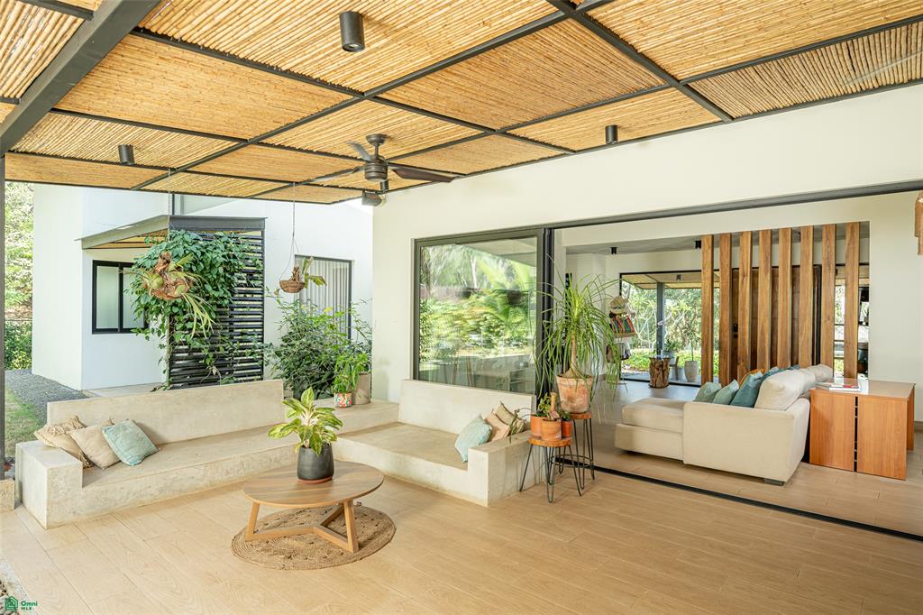 Casa GG | An Artistic Home Immersed in Beauty
