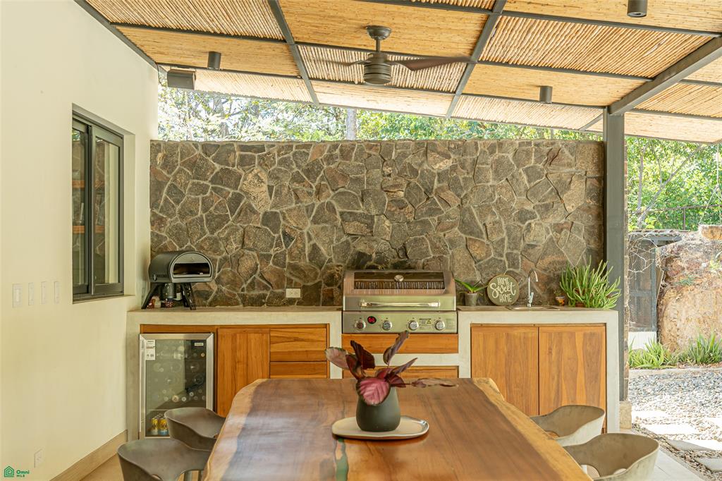 Casa GG | An Artistic Home Immersed in Beauty