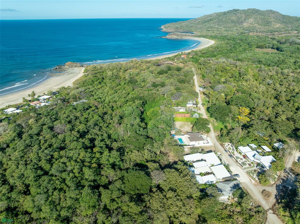 Vida Hermosa | A Private Sanctuary Steps from the Surf