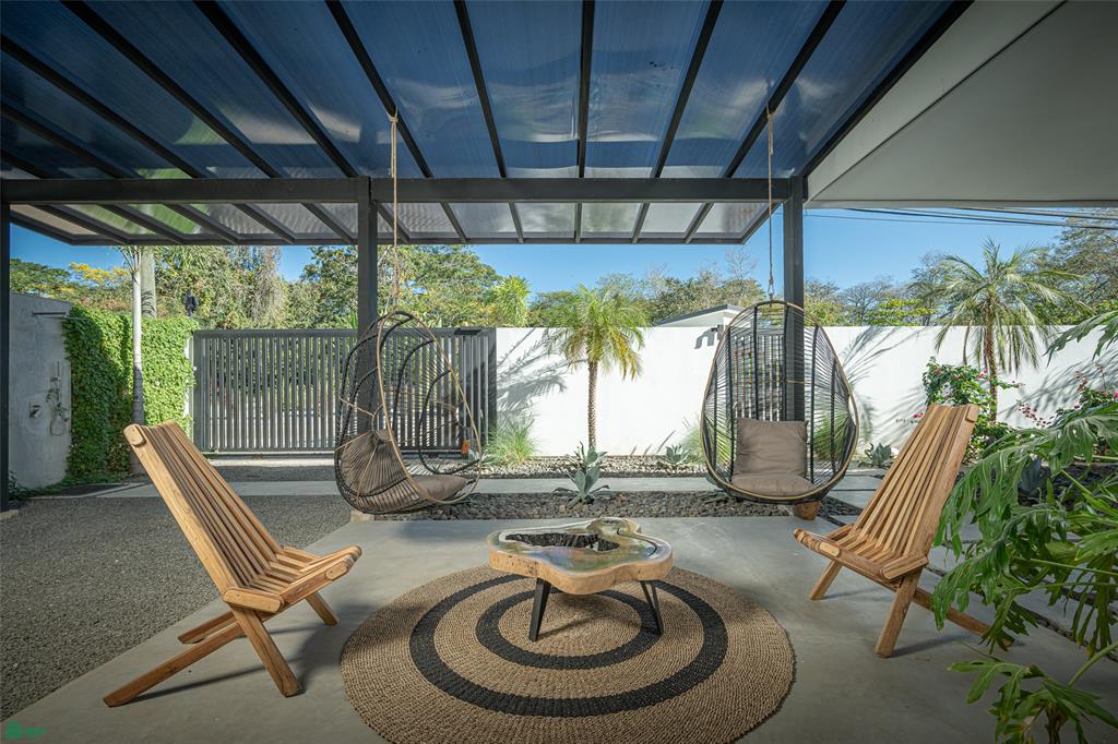 Vida Hermosa | A Private Sanctuary Steps from the Surf