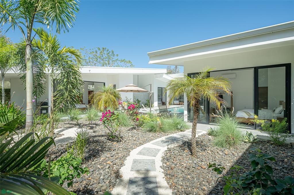 Vida Hermosa | A Private Sanctuary Steps from the Surf