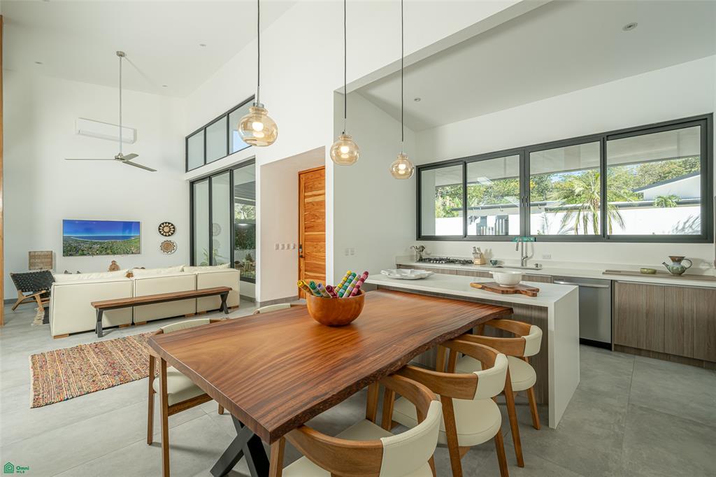 Vida Hermosa | A Private Sanctuary Steps from the Surf