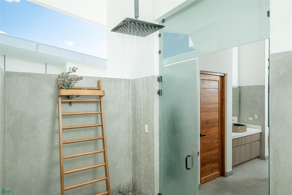 Vida Hermosa | A Private Sanctuary Steps from the Surf