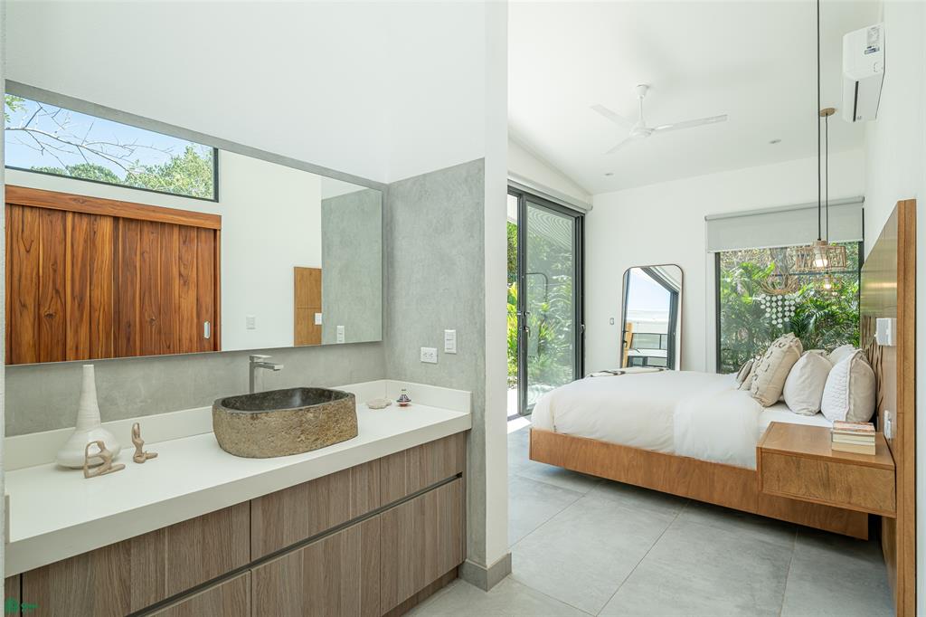 Vida Hermosa | A Private Sanctuary Steps from the Surf