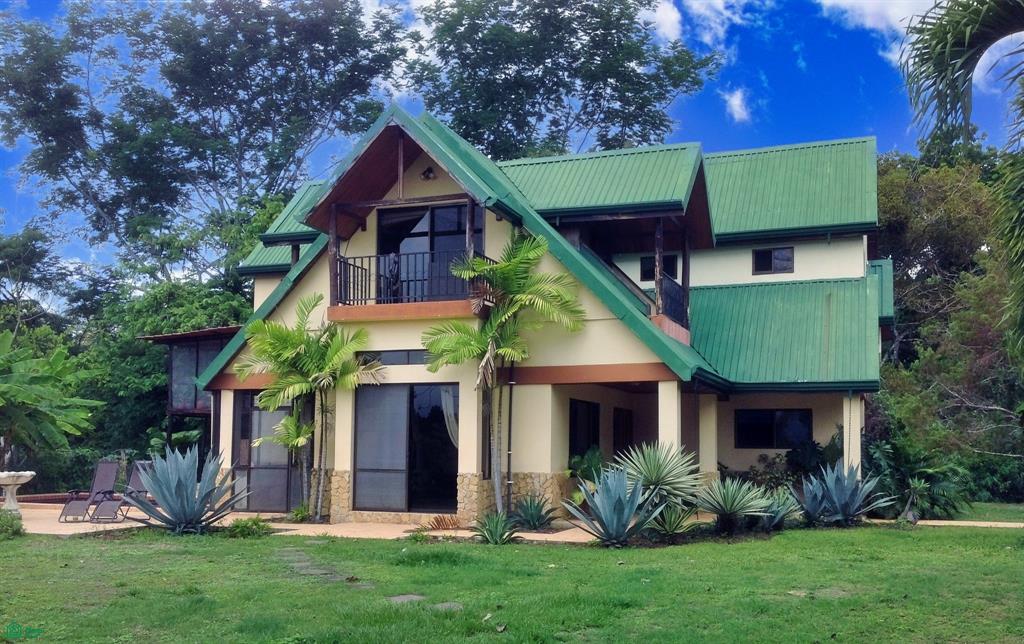 Exclusive Cacao Farm & Luxury Retreat