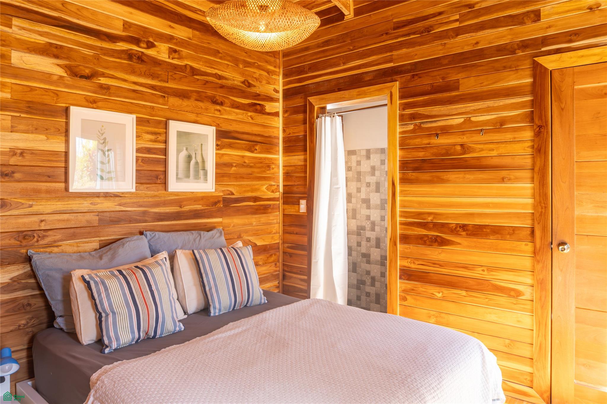Pura Vida Home