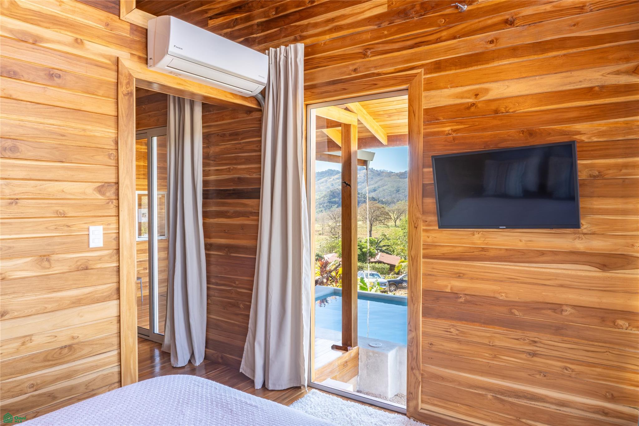Pura Vida Home