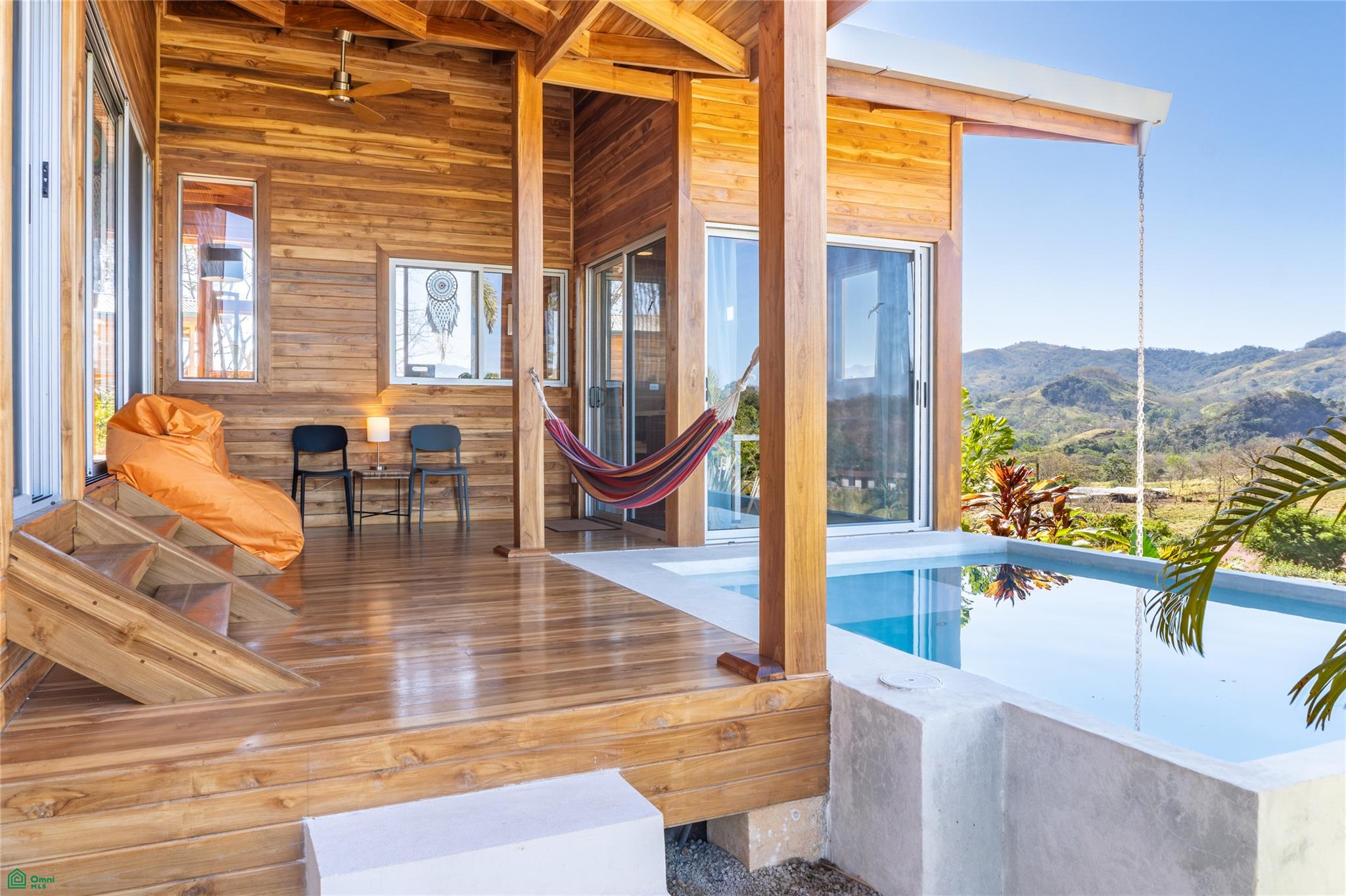 Pura Vida Home
