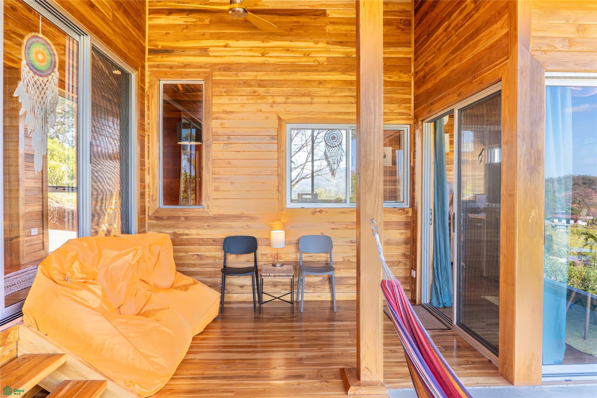Pura Vida Home