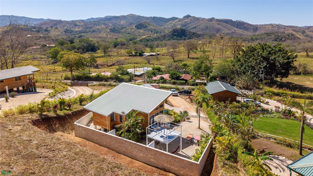 Pura Vida Home