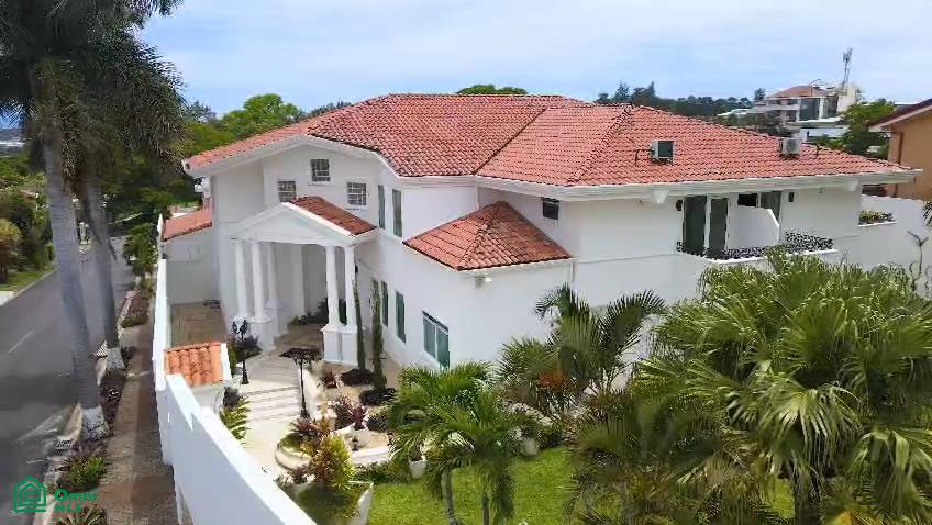 Luxury Artist Estate