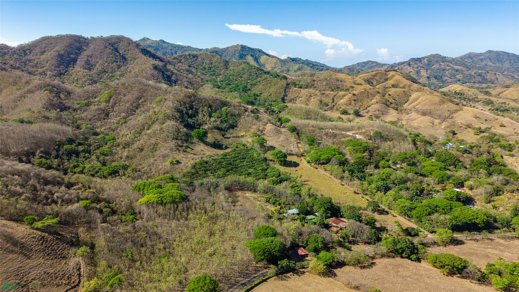 Finca Luna y Sol | Home with 185 Acres
