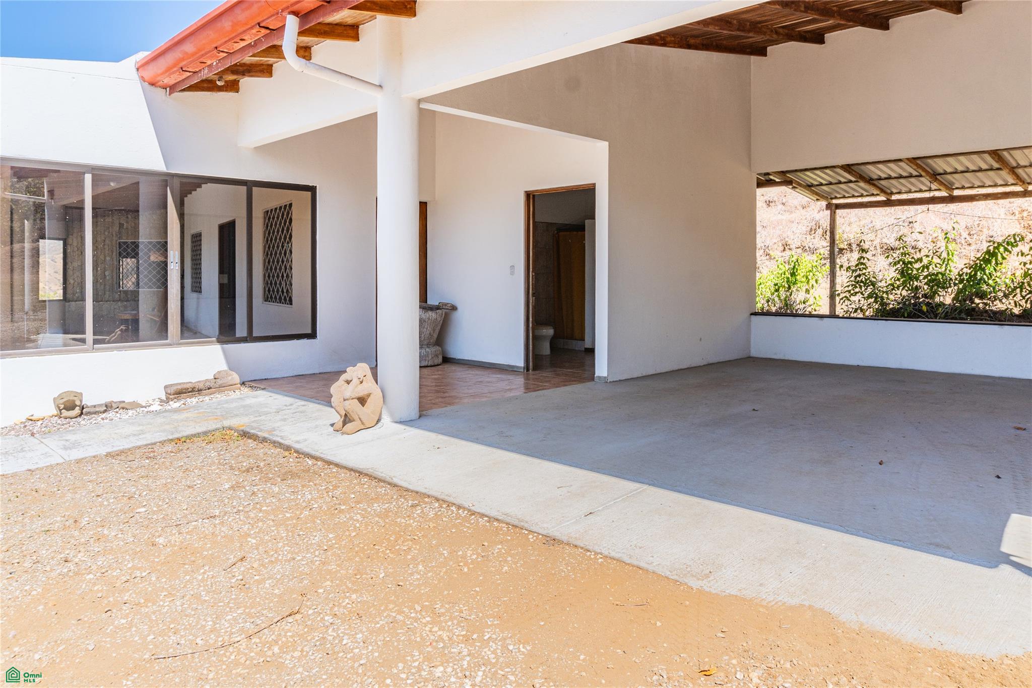 Finca Luna y Sol | Home with 185 Acres
